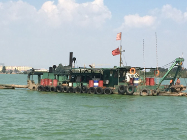 云南省滇池底泥環保疏浚工程.jpg