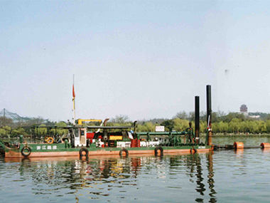 杭州西湖底泥疏浚工程.jpg